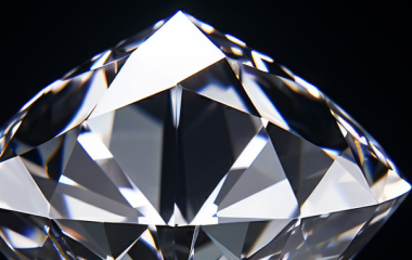 Як правильно визначити діамант від фіаніту у колечку дома