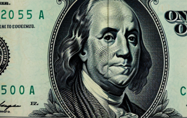 Як відрізнити справжні 100 доларів від підробки: докладний посібник