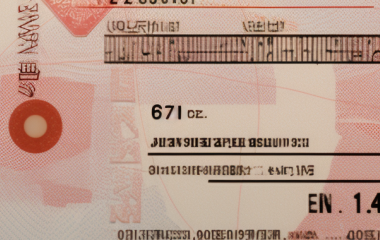 Як відрізнити справжні права від підроблених: поради та рекомендації