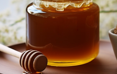 Як перевірити мед на натуральність в домашніх умовах - прості методи з водою та блюдцем