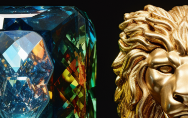 Як відрізнити оригінальні кристали Versace: підробки та основні ознаки